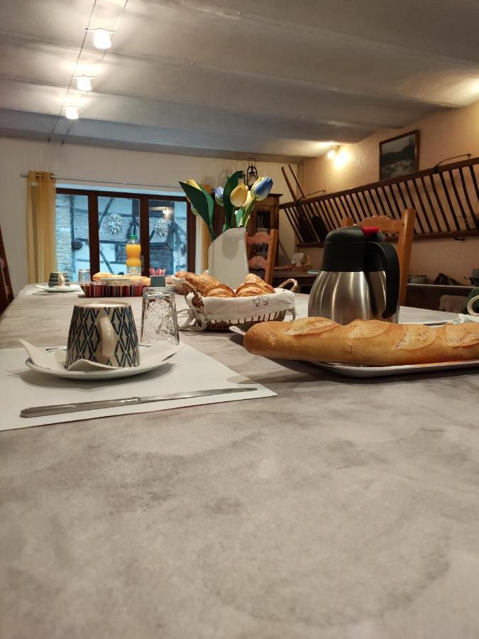 La Ferme Du Grand Faubourg Bed & Breakfast Понт-де-Во Екстериор снимка