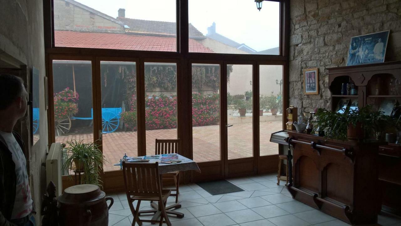 La Ferme Du Grand Faubourg Bed & Breakfast Понт-де-Во Екстериор снимка
